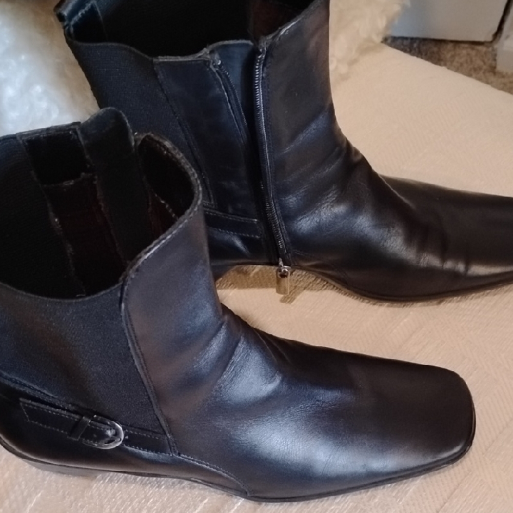 Aquatalia Black Leather Footwear